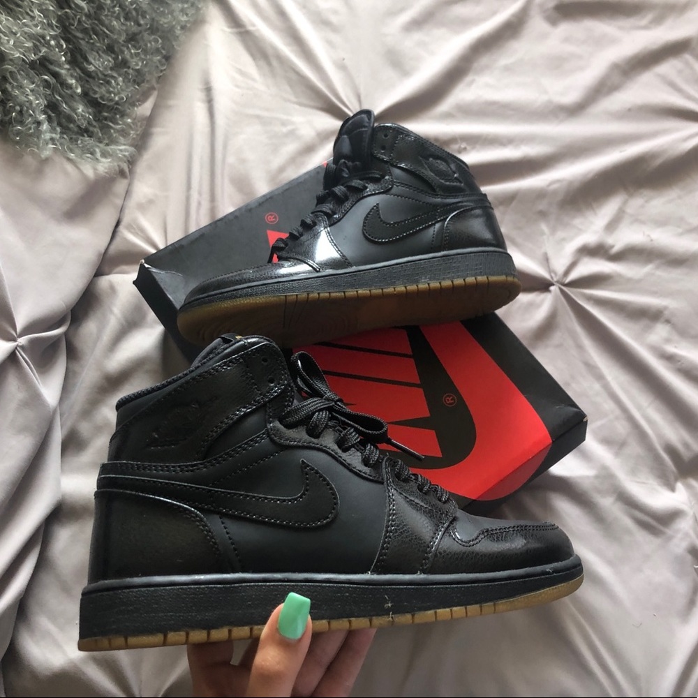 Air Jordan 1 Retro High Black Gum